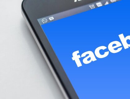 Jak usunąć wszystkie posty w grupach na Facebooku?